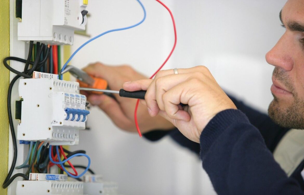 Why Electrical Installation Experts Are Important for Your Projects